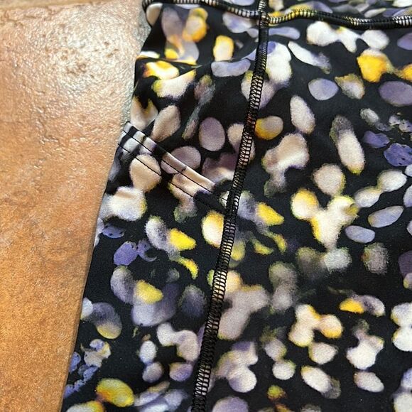 NWOT Lululemon  Crop II 19" Non-Reflective size 4 - Picture 9 of 13